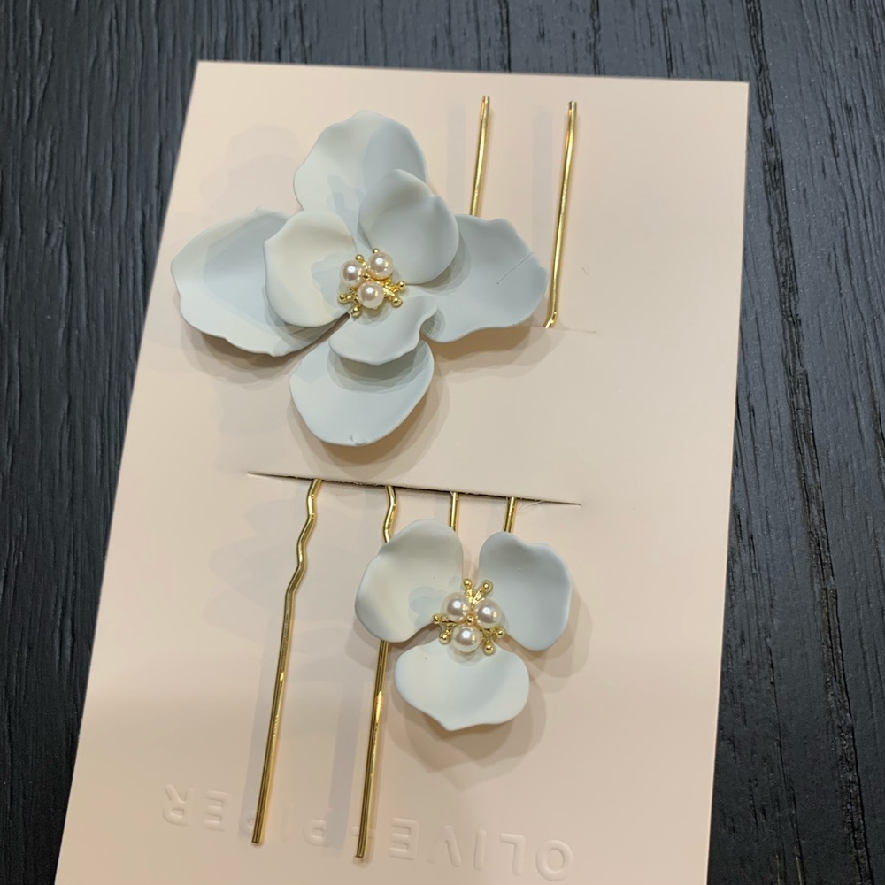 Olive and Piper Georgia hair pins